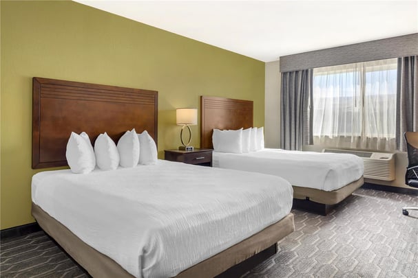 ADA Double Queen (Roll-in Shower)