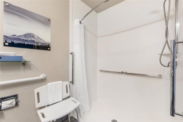 ADA Double Queen (Roll-in Shower) Bathroom