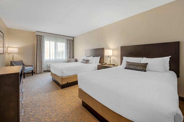 Double Queen Suite with full kitchen