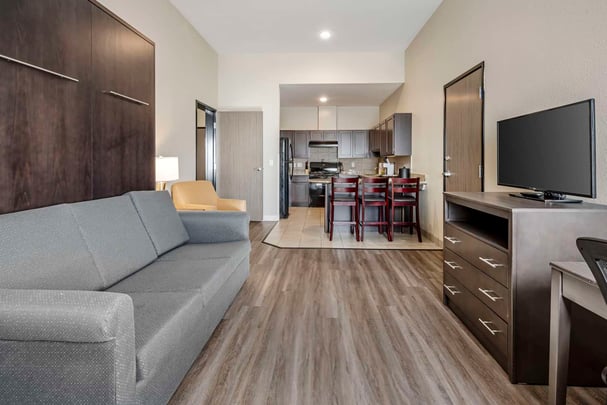 Double Queen Suite Accessible Pet Kitchen