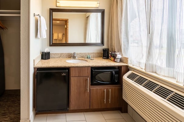 Double Queen Corner Room