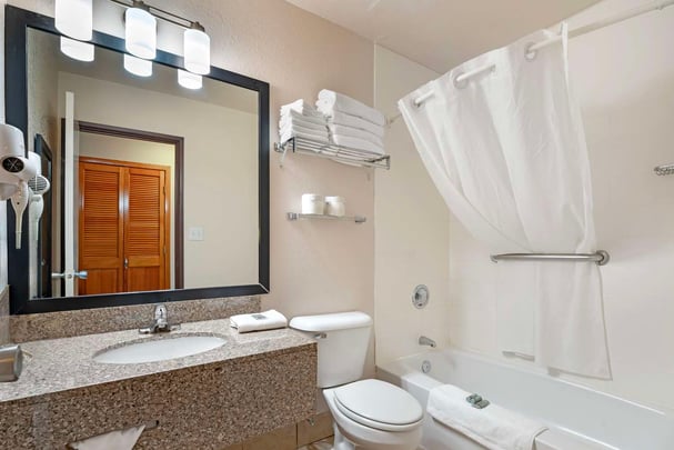 Double Queen & Double Bed