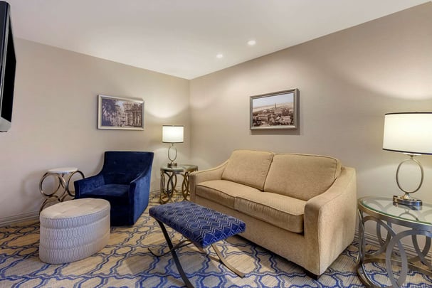 Two Queen Bed Sitting