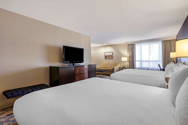 Two Queen Bed Sitting