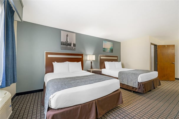 Double Queen Guest Room