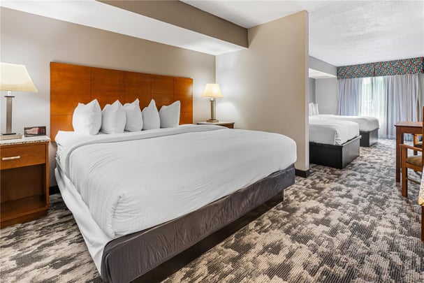 1 King & Double Queen Guest Room