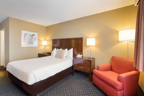 Queen View & Double Kitchenette