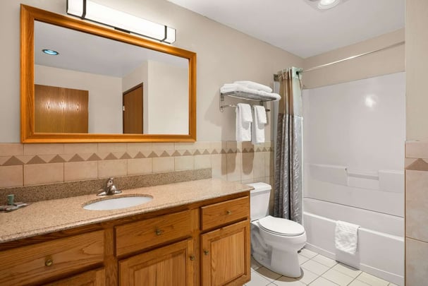 King Kitchen & Fireplace