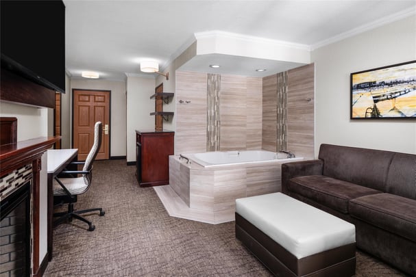 King Suite with Whirlpool