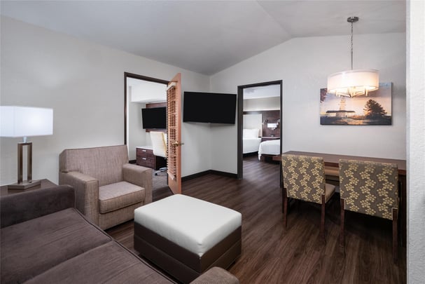 King & 2 Doubles Suite