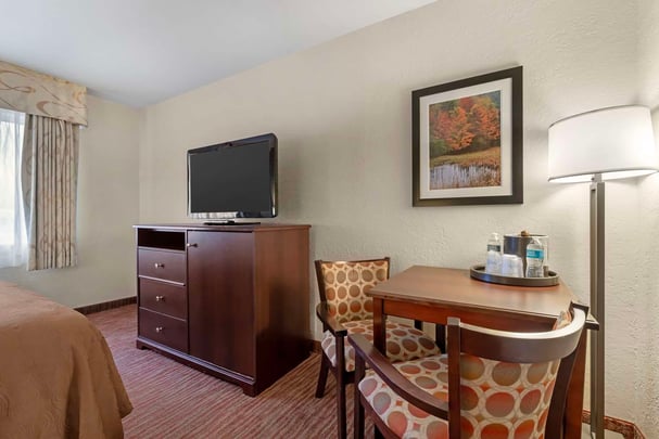 Queens & Double Room