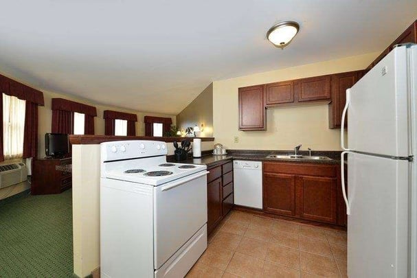 Queen Suite with Kitchen