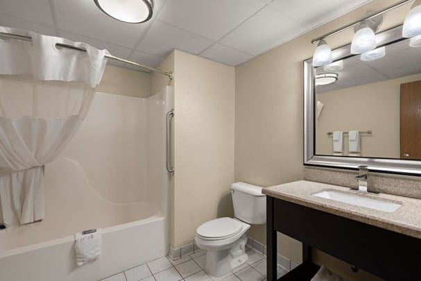 King Whirlpool Suite