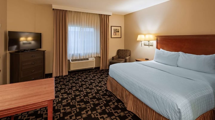 King Bed with Kitchenette