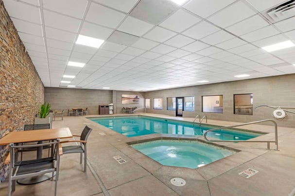 Indoor Pool / Hot Tub
