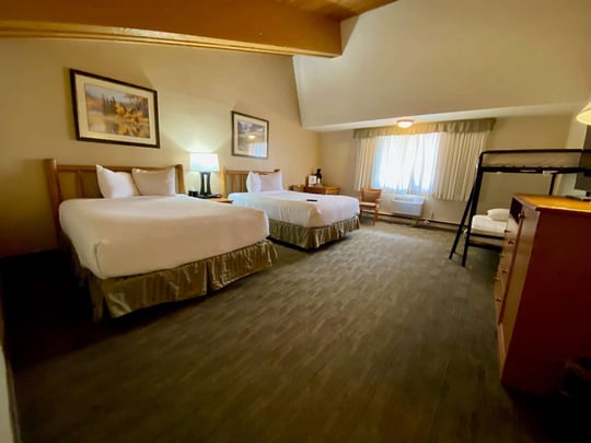 Double Queen & Bunk Bed Guest Room