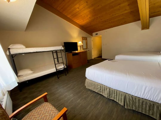 Double Queen & Bunk Bed Guest Room