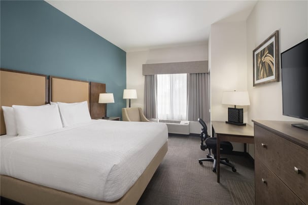 1 King Bed - Shower Only