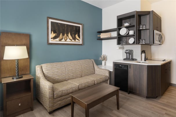 1 King Bed - Large Room