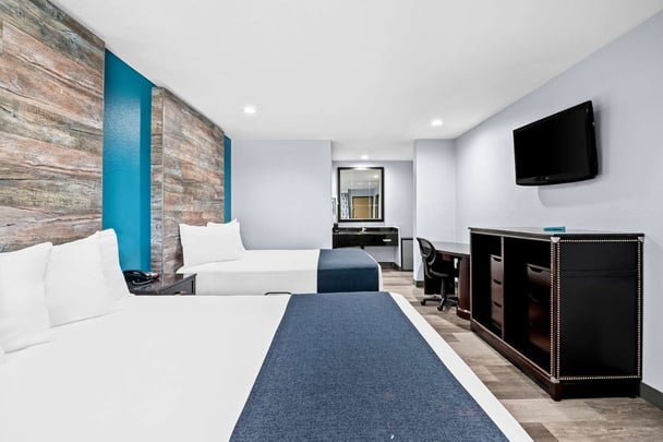 Double Queen Guestroom