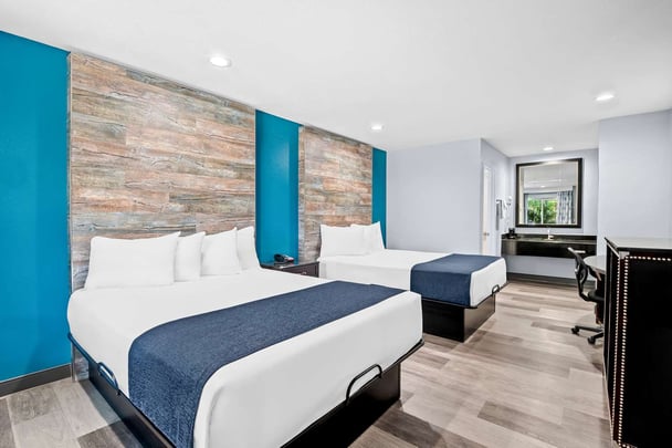 Double Queen Guestroom