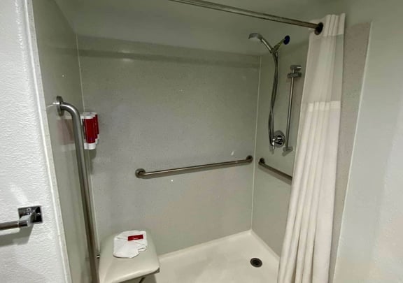 Queen Guest Room with ADA Mobility Accessible Bathroom