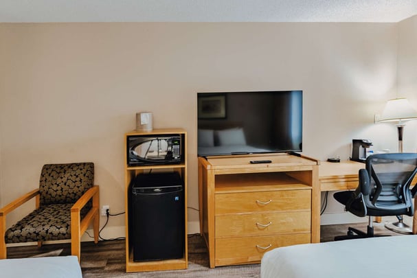 Double Queen Kitchenette with Balcony