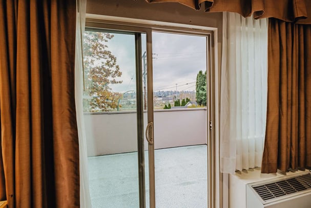 Double Queen Kitchenette with Balcony