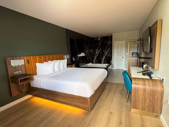 King with Jetted Tub