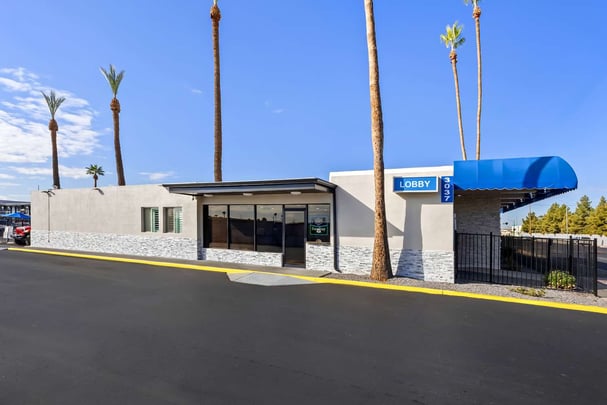 BW SureStay Phoenix AZ Exterior