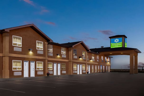 SureStay Bassano AB Twilight