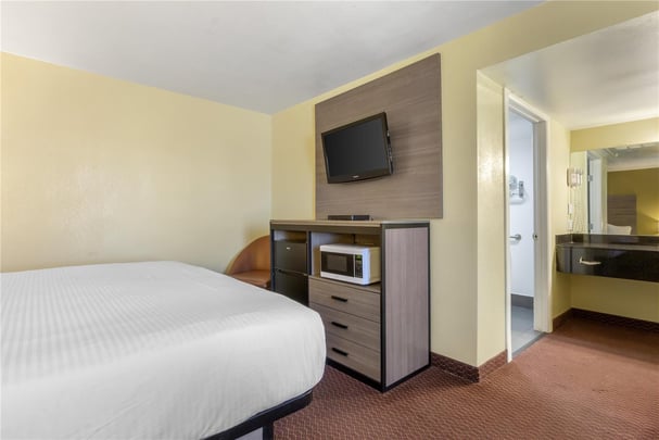 Accessible King Guest Room