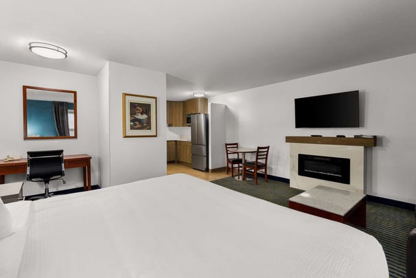 BW Brooks AB SuiteQueen