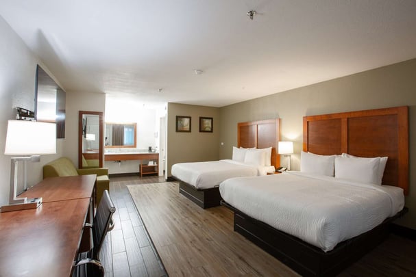 Double Queen with Sofabed