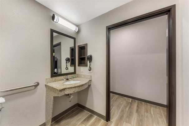 Accessible 2 Queen Suite