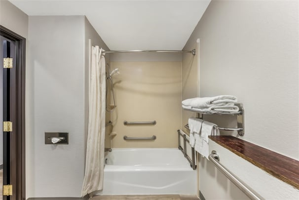 Accessible 2 Queen Suite