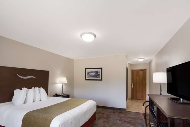 Mobility Accessible Queen Guestroom