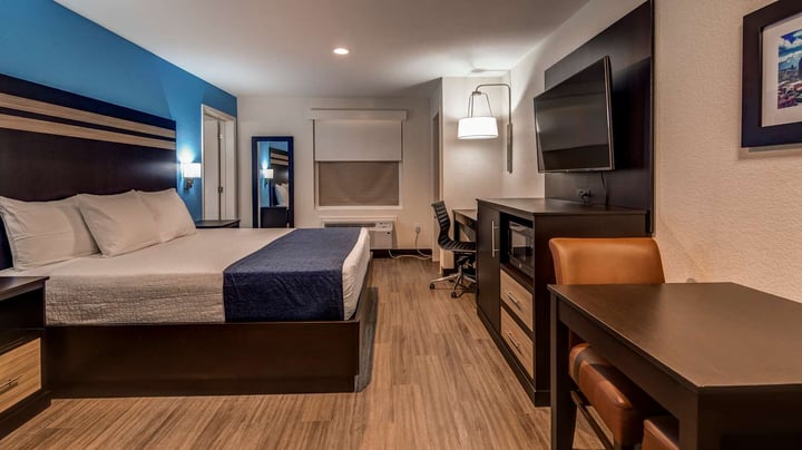 King Accessible Kitchenette