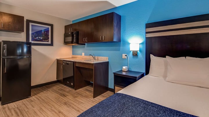 King Accessible Kitchenette