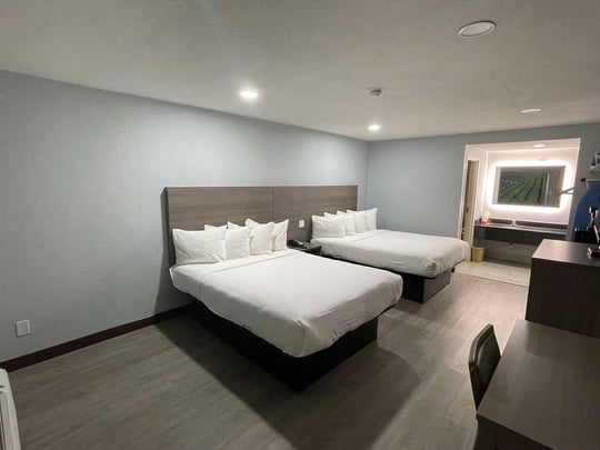 Double Queen Guestroom