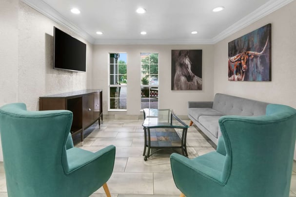 BW Benbrook TX Lobby