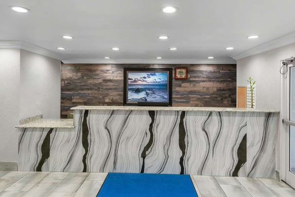 BW Benbrook TX Lobby