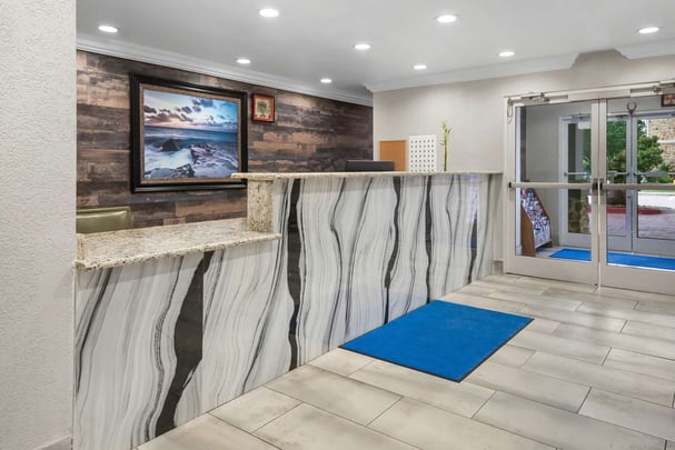 BW Benbrook TX Lobby