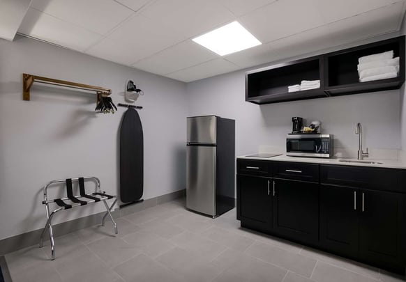 Queen Suite with Kitchenette