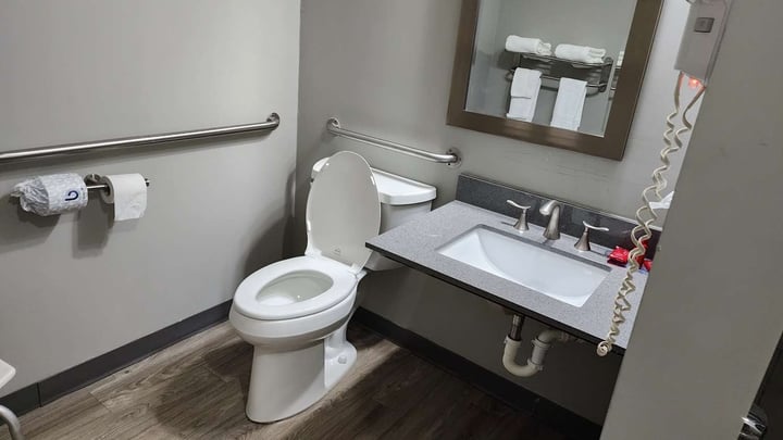 Mobility Accessible Guest Bathroom