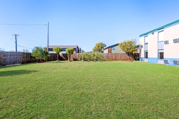 BW SureStay Duncan OK Garden