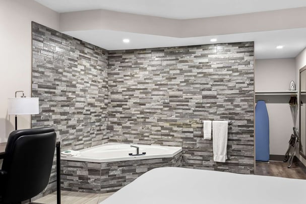 SureStay Windsor ON NSK