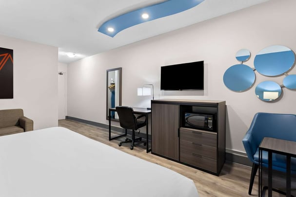 SureStay Windsor ON NSKK