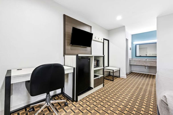 SureStay Huntsville AL King