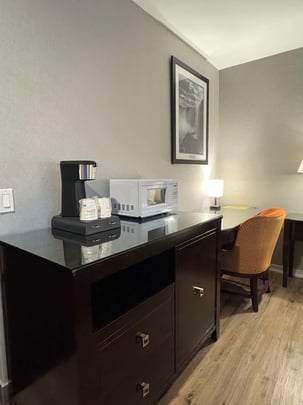 King Suite with Jetted Tub